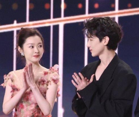 娱乐八卦最新爆料白敬亭章若楠,甜蜜互动引网友热议